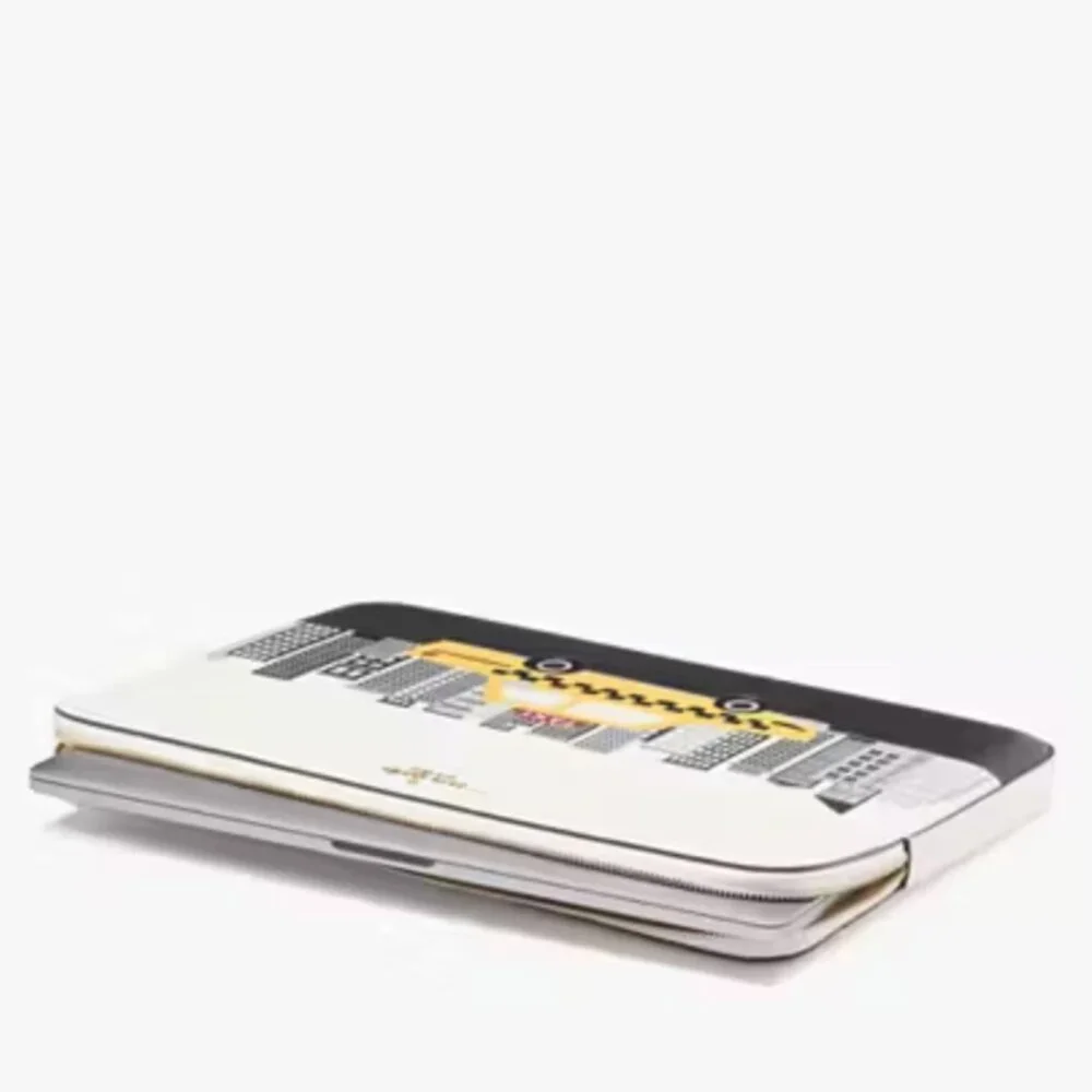 🍎 🚕 NWT Kate Spade NYC Big Apple Universal Laptop Sleeve